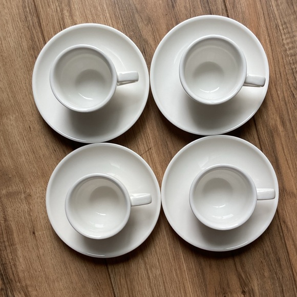 Espresso 4 Cups and Saucers White - Picture 2 of 3